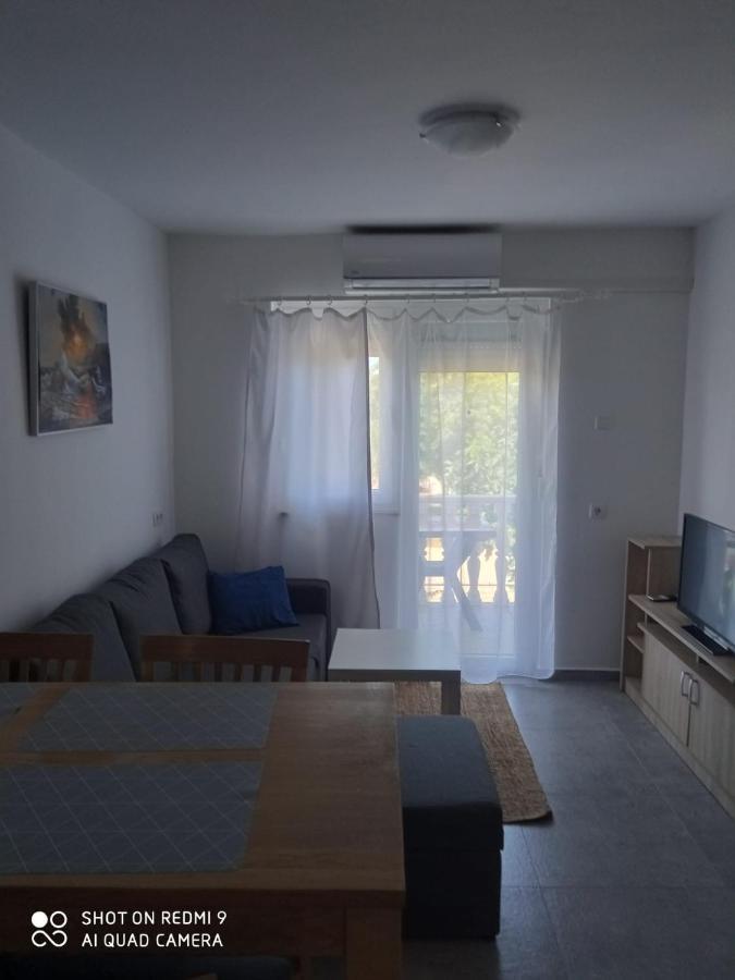 Apartments Max Vir Rum bild