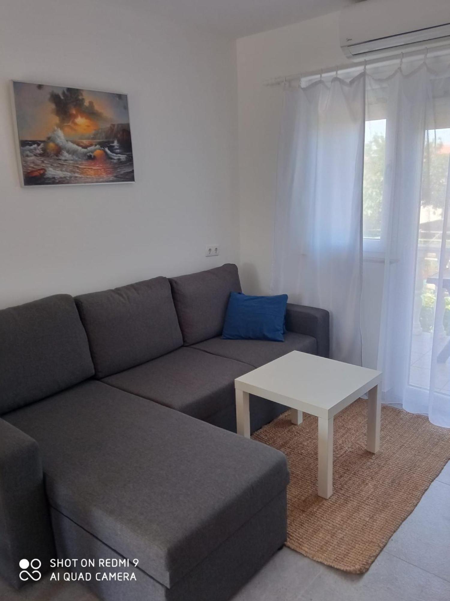 Apartments Max Vir Rum bild