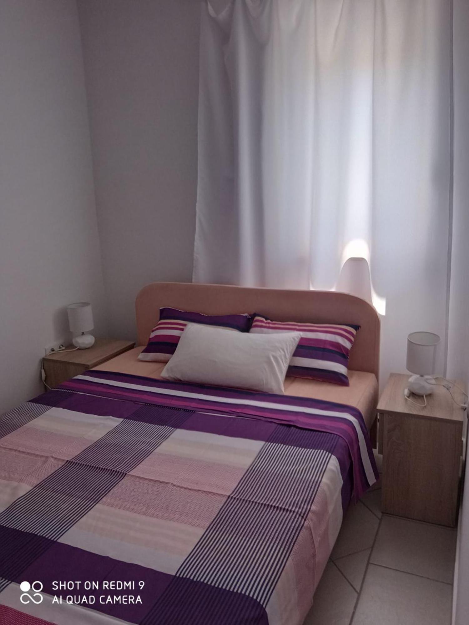 Apartments Max Vir Rum bild